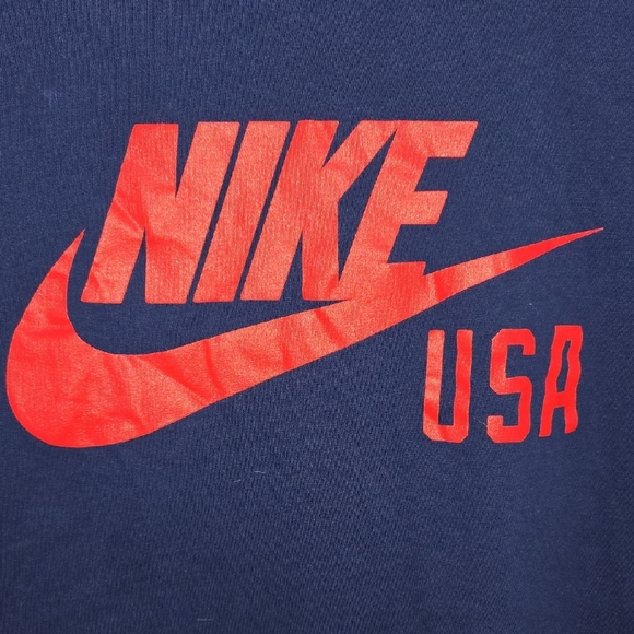 Nike Men's Navy Short Sleeve T-Shirt with Red USA Logo - Picture 3 of 6